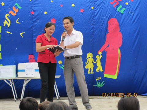 Vui tết Trung thu cùng các cháu trường Mầm non xã Hoàng Tung