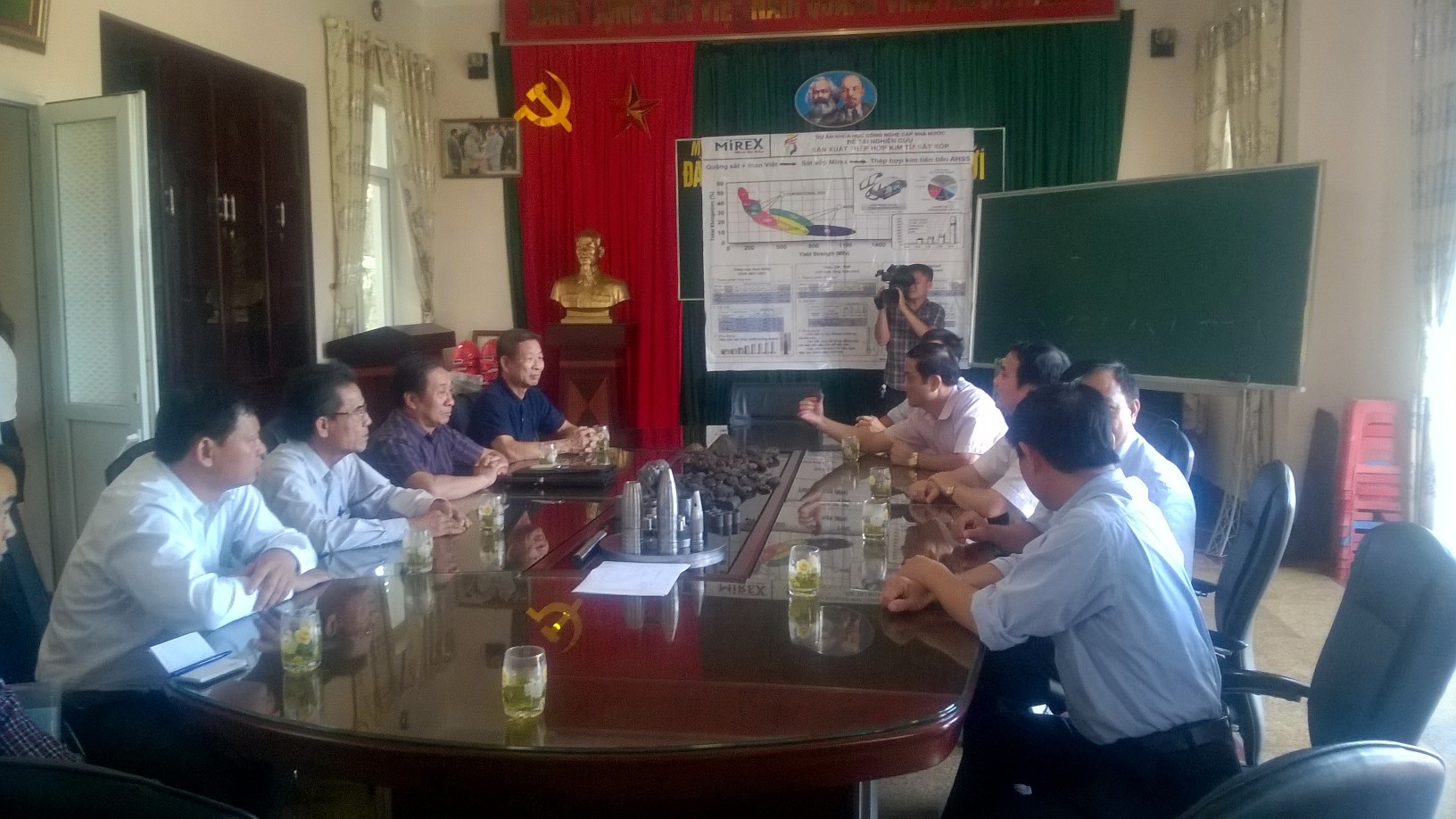 Thường vụ BCH Đảng ủy Khối doanh nghiệp tỉnh Cao Bằng thăm và làm việc với Mirex
