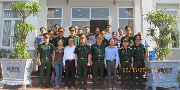Trung tướng Nguyễn Châu Thanh thăm Nhà máy sản xuất sắt xốp và thép hợp kim Cao Bằng  